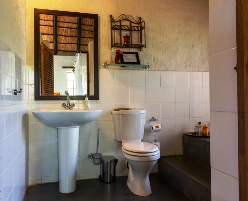 Bathrooms for Baobab, Jackelberry, Leadwood & Marula suites - Shikwari-0851
